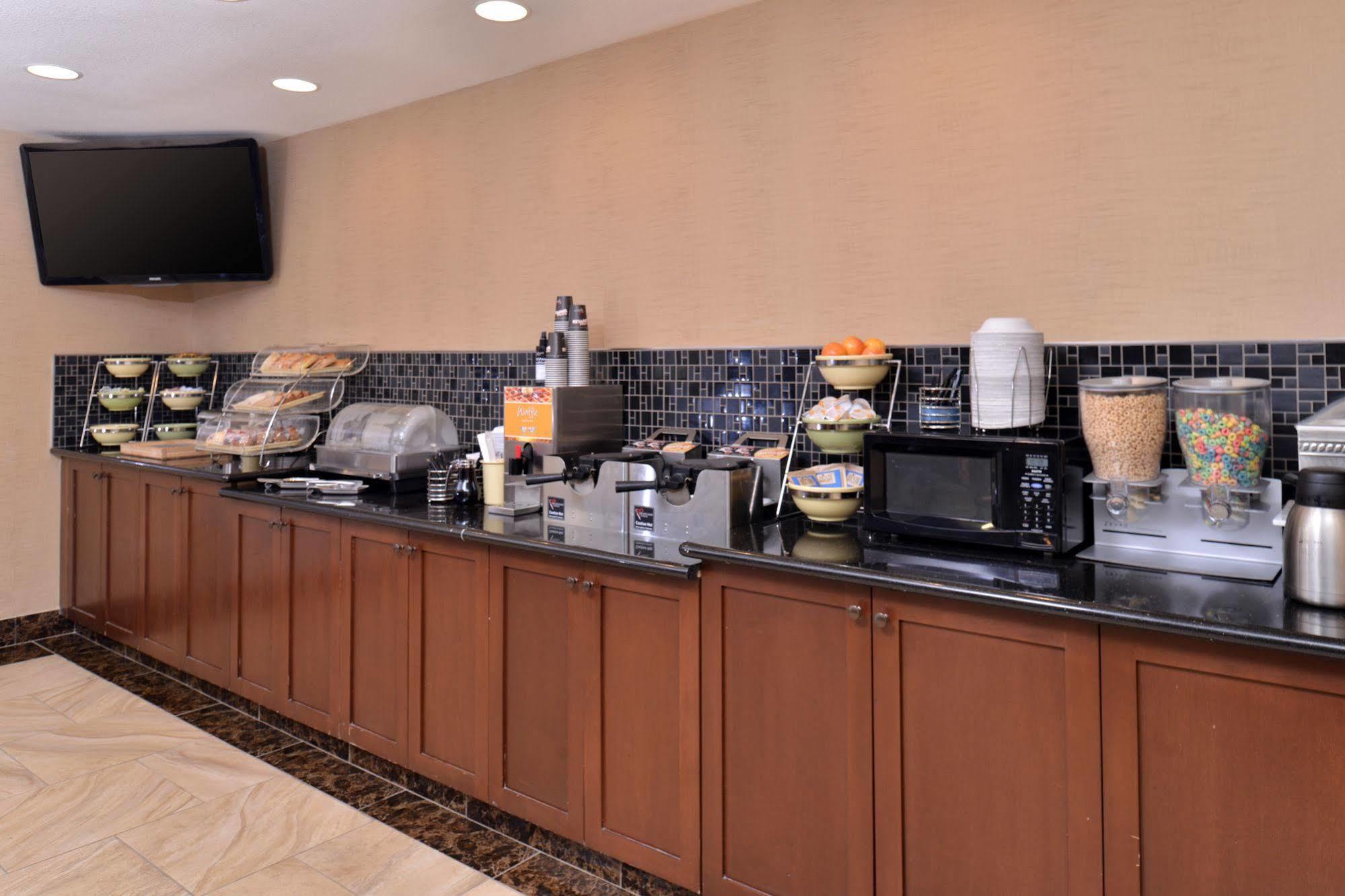 Best Western Woodland Inn Zewnętrze zdjęcie